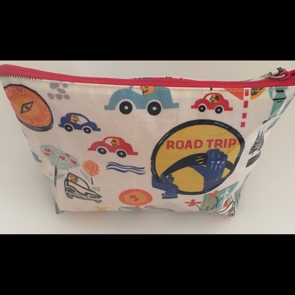 Retro Style Road Trip Waterproof Make Up Bag - Picture 6 of 6